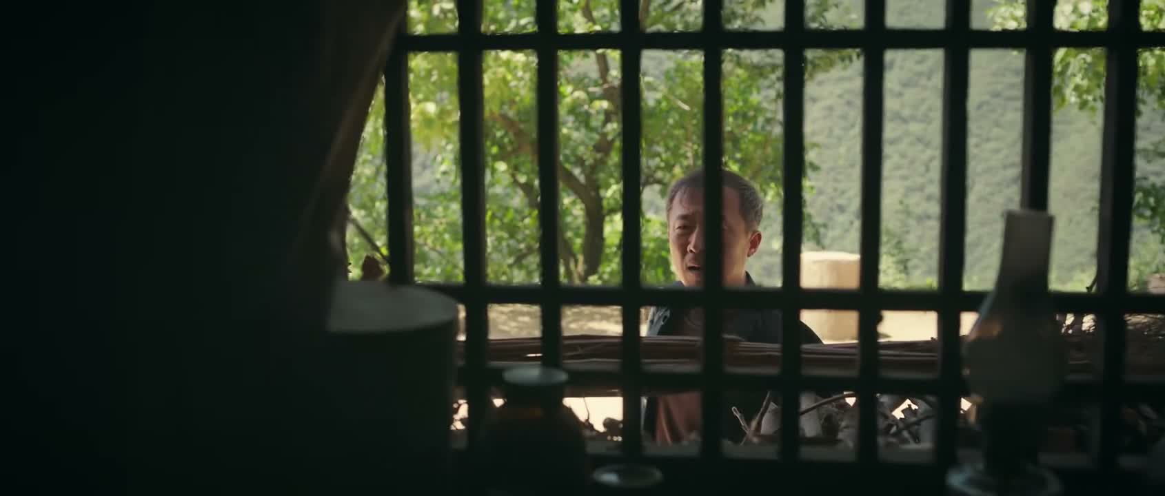 你有啥事就跟妈说嘛