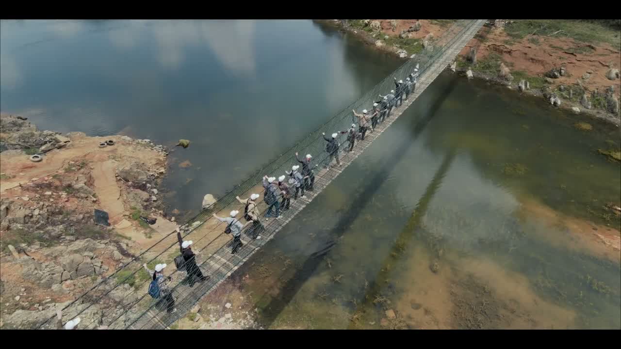 来 后面的团友都跟上