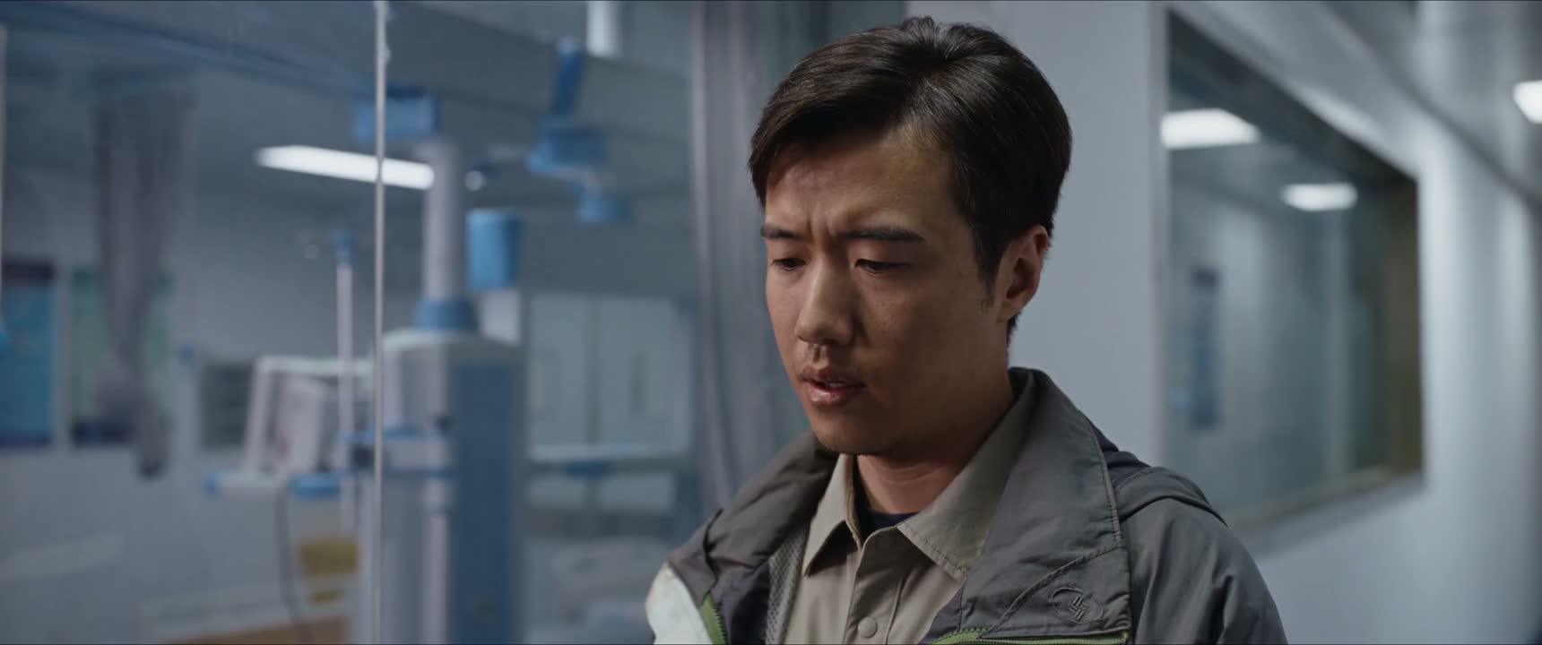 我都没法 陪在她身边呢