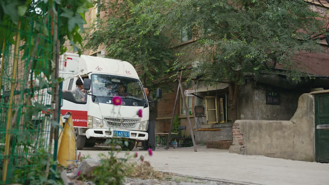 她爸爸老年痴呆犯糊涂