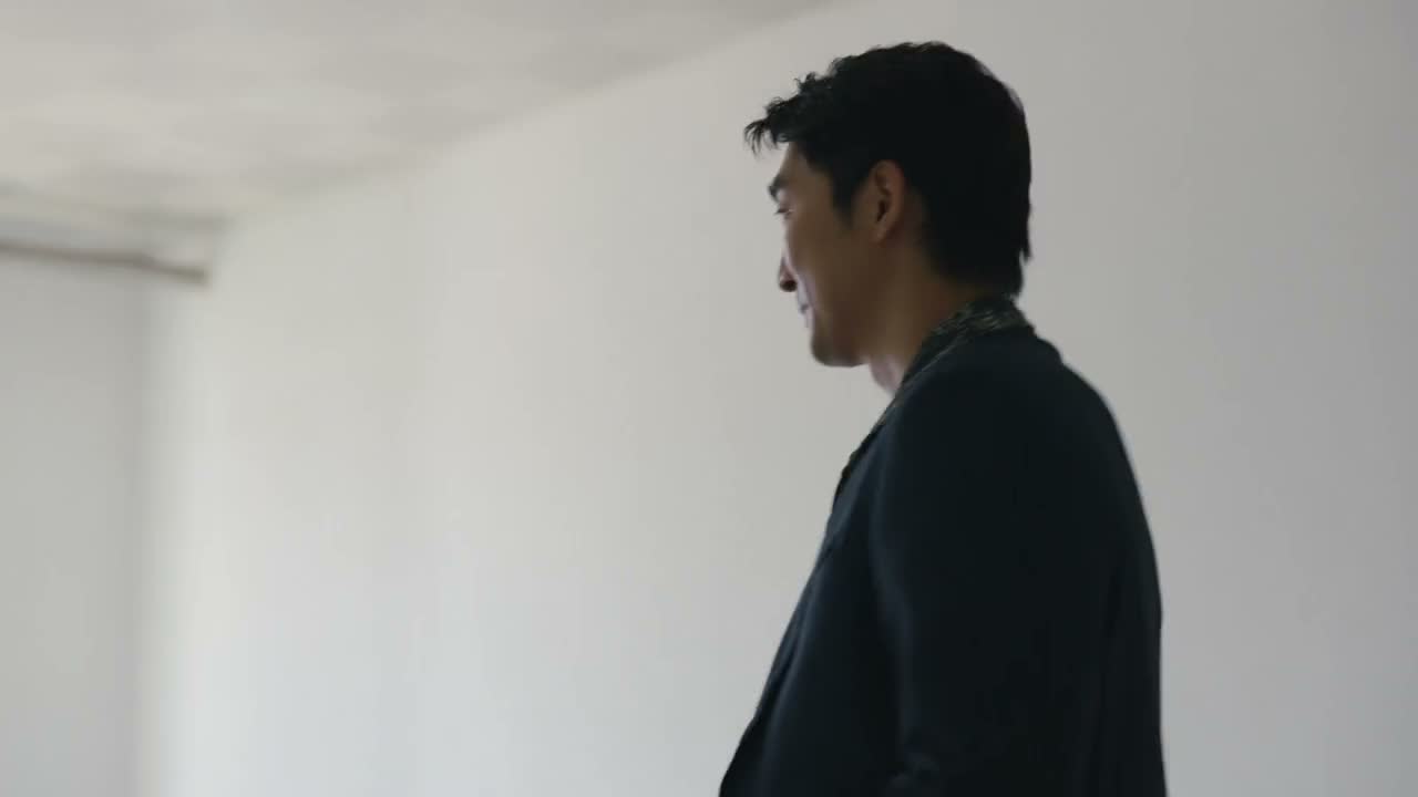 于哥你看 那全是等信儿的工人
