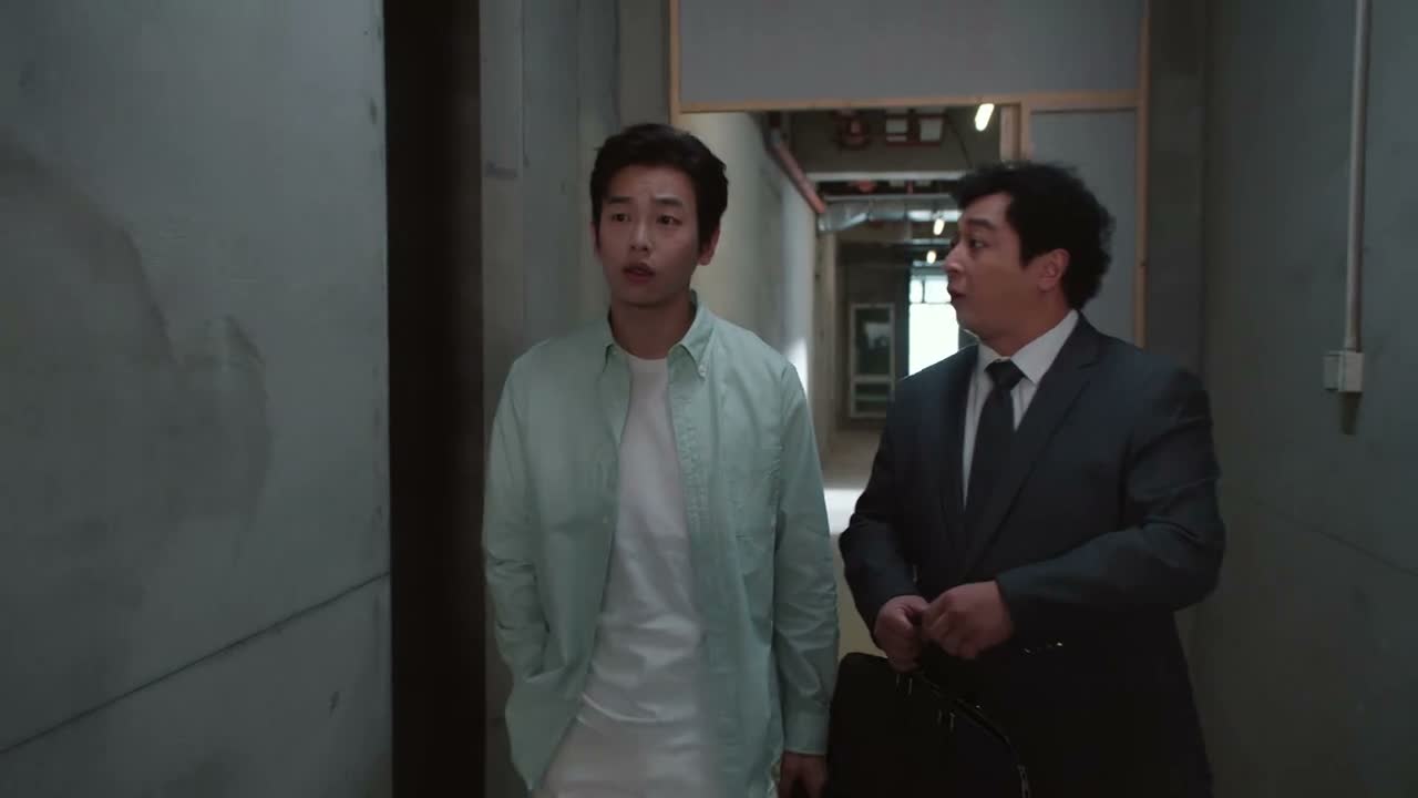 你们俩好好聊一聊 聊好了 他马上就能签合同