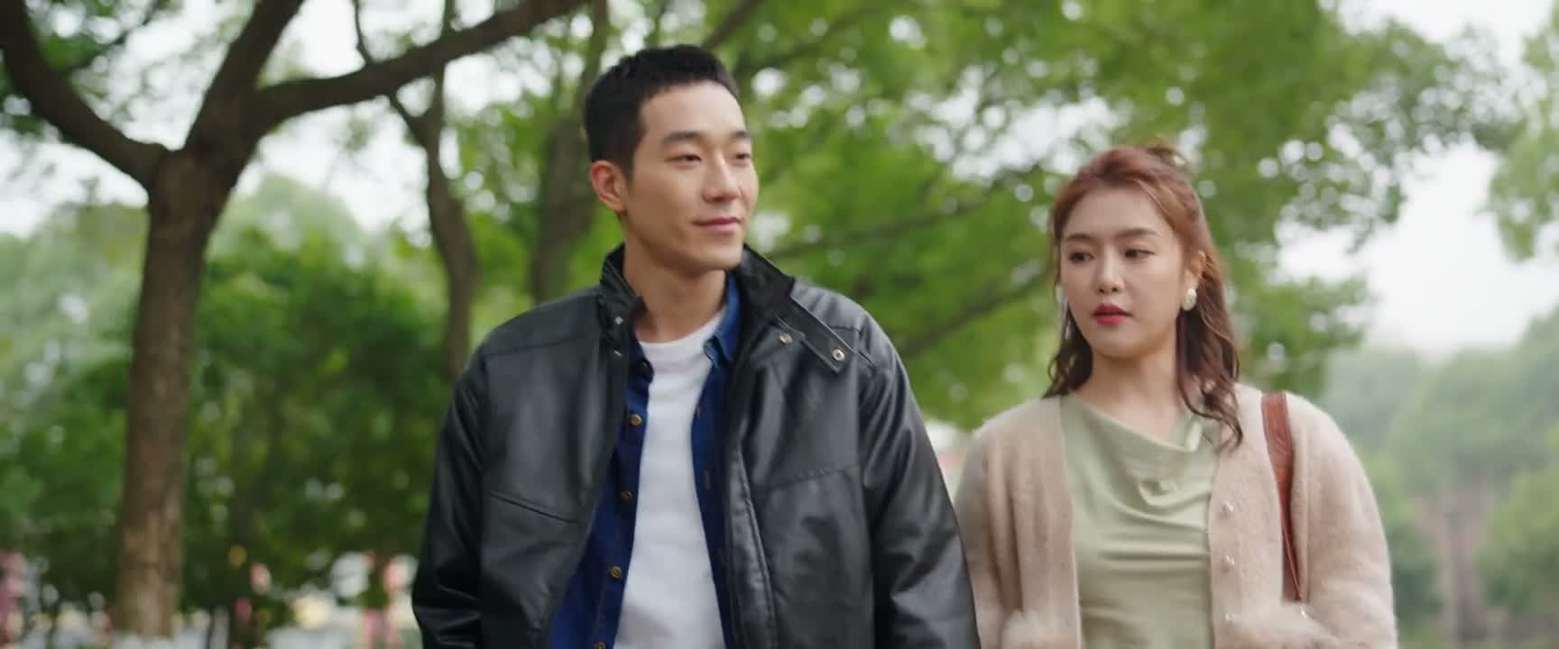不然我们就能一起逛了