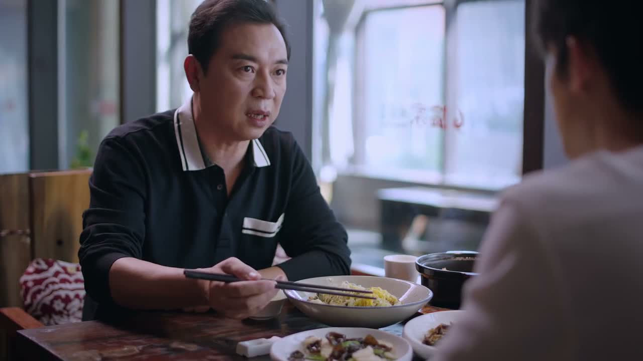 她也觉得配不上我儿子