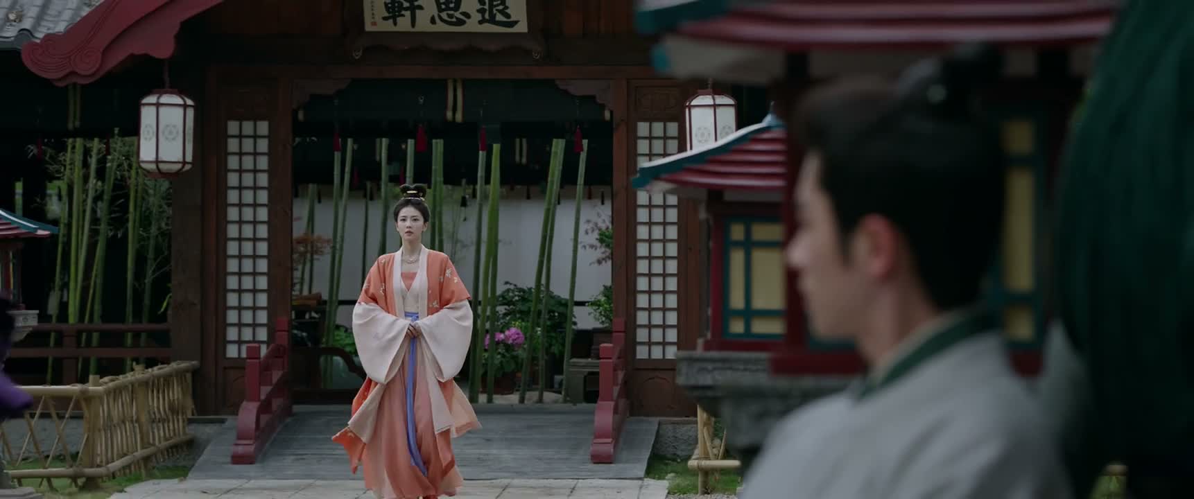 这位娘子快避一避