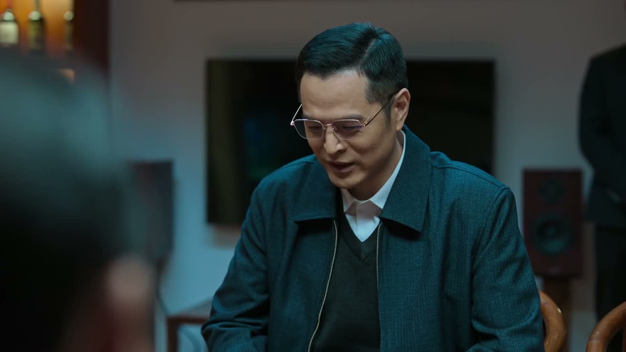 在供电局 挖窟窿的人