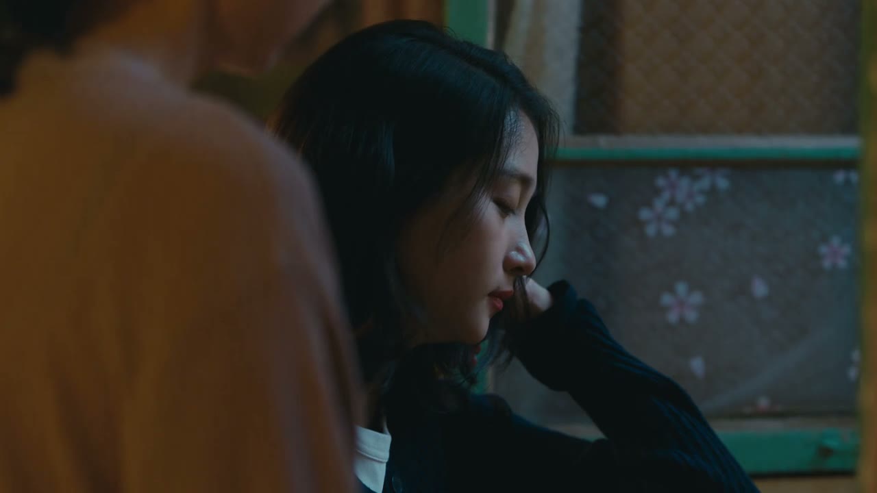 猛一下看到他有女朋友了