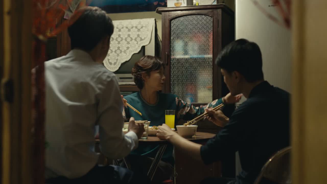 那左邻右舍的都是老邻居