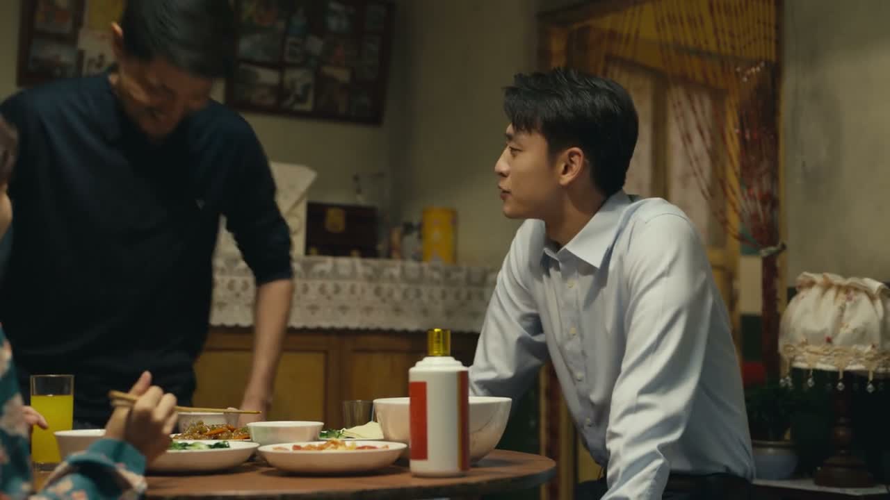 说你穿这衣服穿得板正