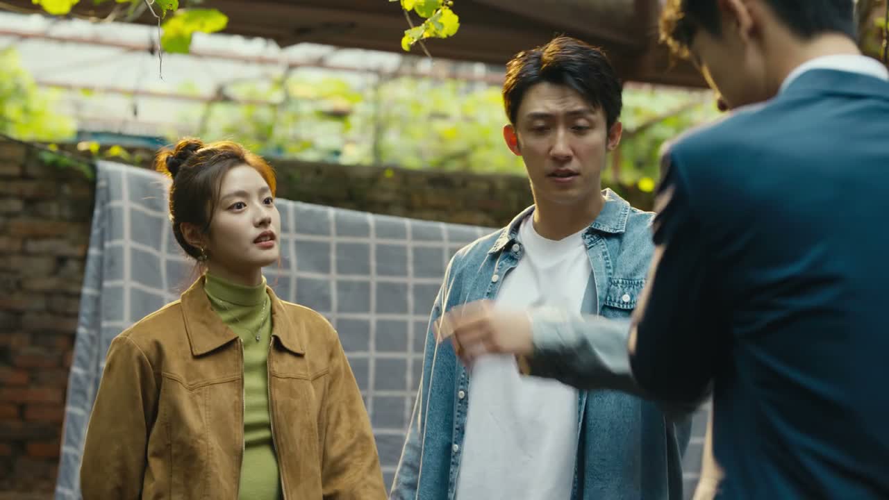 我说我们几个就攒个摊