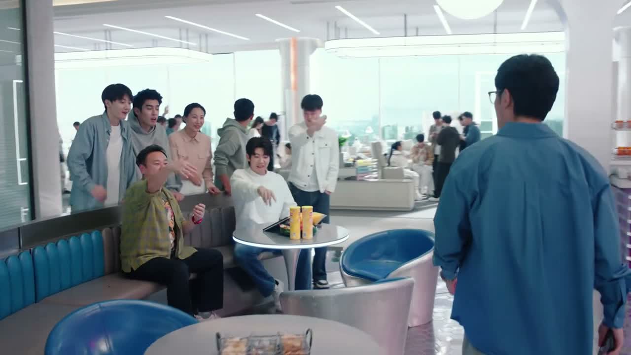 黄哥来看 路知遥又上热搜了