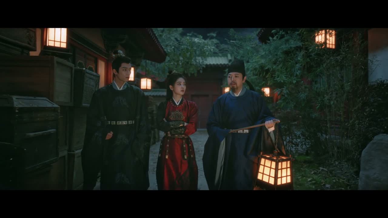 就显得 更加阴森可怖了