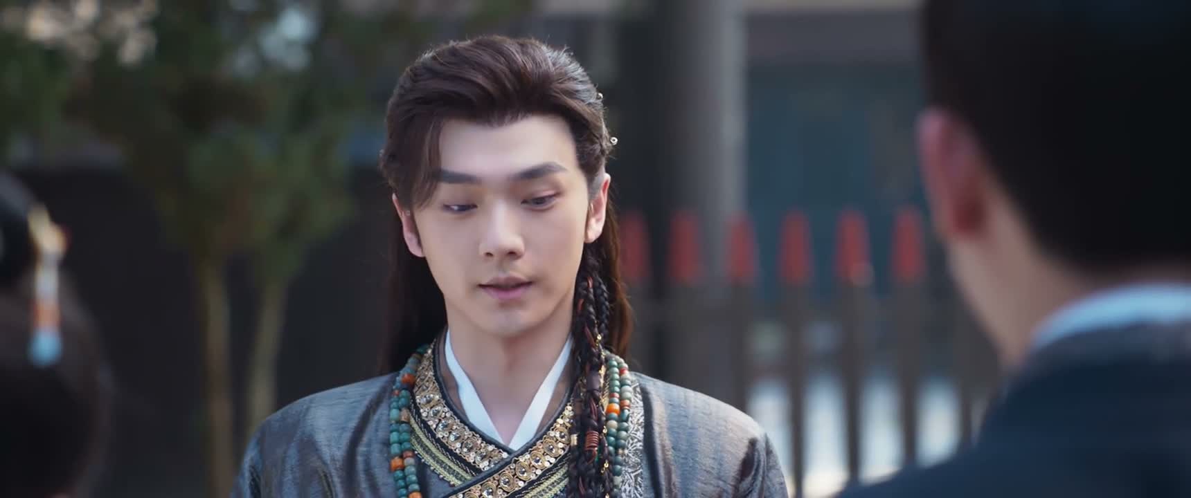 自幼在夹缝中生存