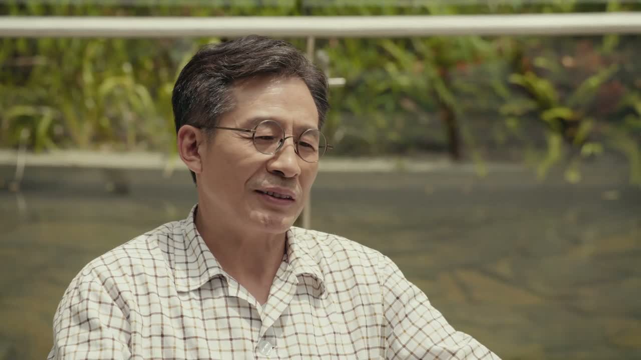 别让她总是单打独斗