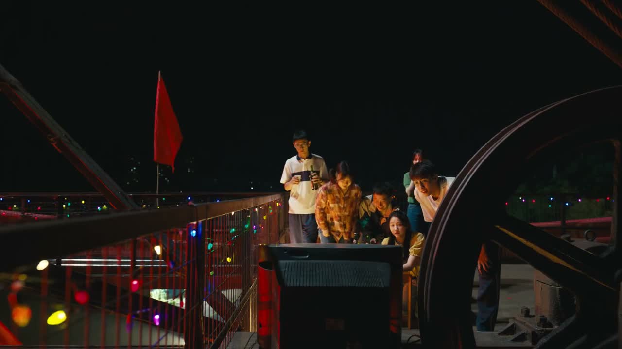 终于摆脱了殖民统治