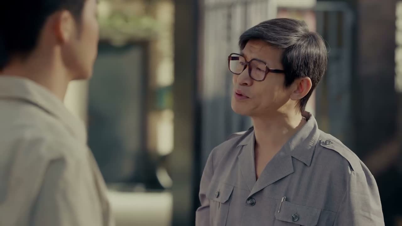 我必须严厉地批评你
