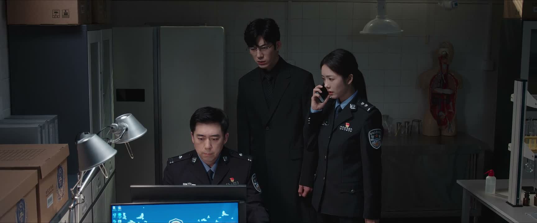 周瑾 你现在立刻到我办公室来 是