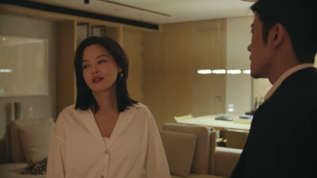 你们这些人真够可笑的