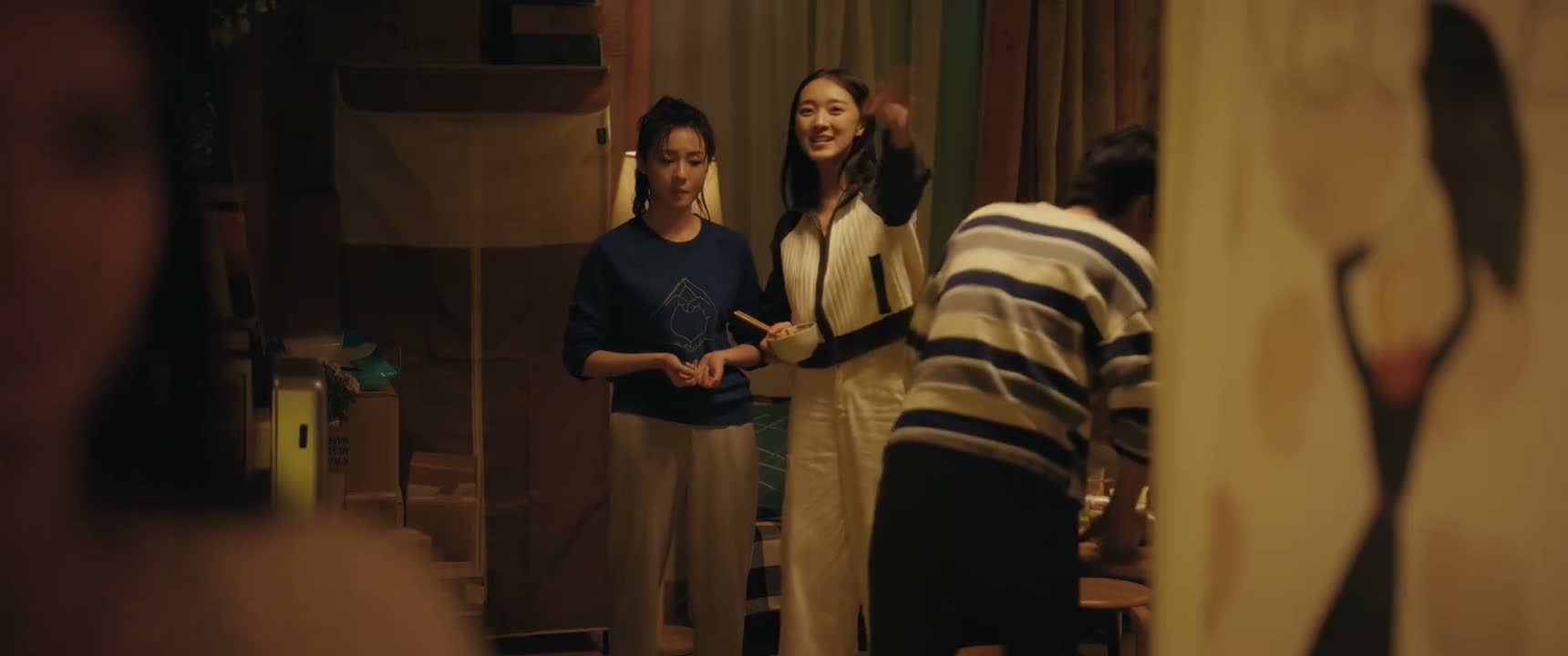 老板 快进来 快进来 我们有好多好吃的