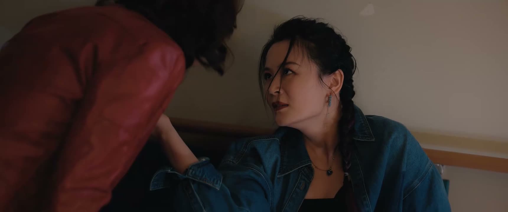 你跟你爸之间的矛盾 我管不着 但是如果你敢骂我