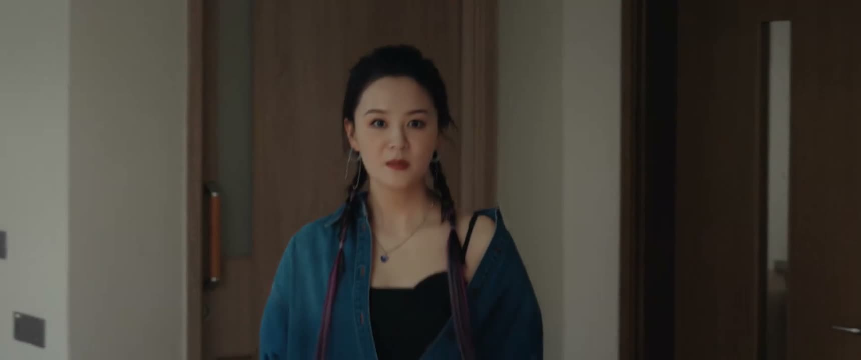 你们结婚了 没有 还没有 别误会了 来 坐