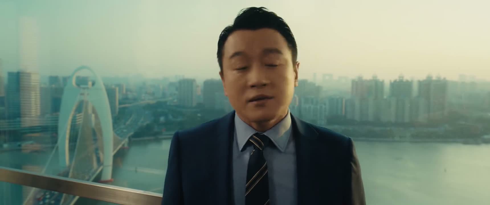 她是在公司脑溢血的
