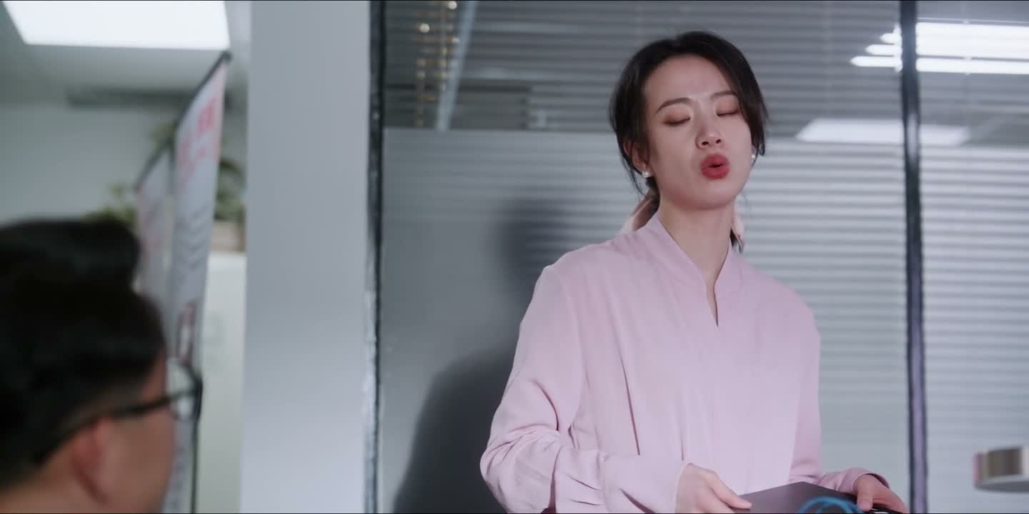 他们出行花销可节省得很