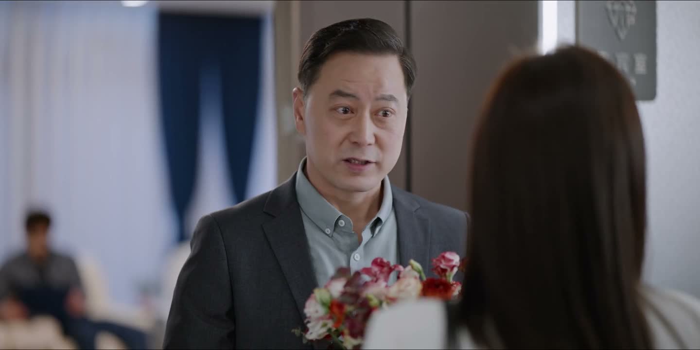 我俩是多年的铁关系了