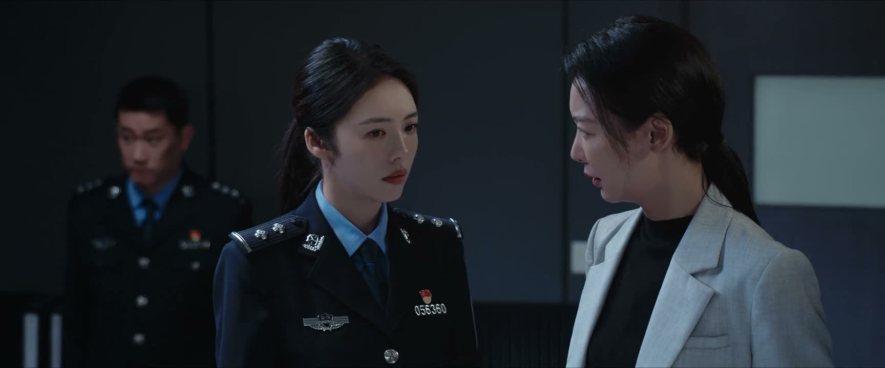什么怎么回事 你跟里边这个怎么回事