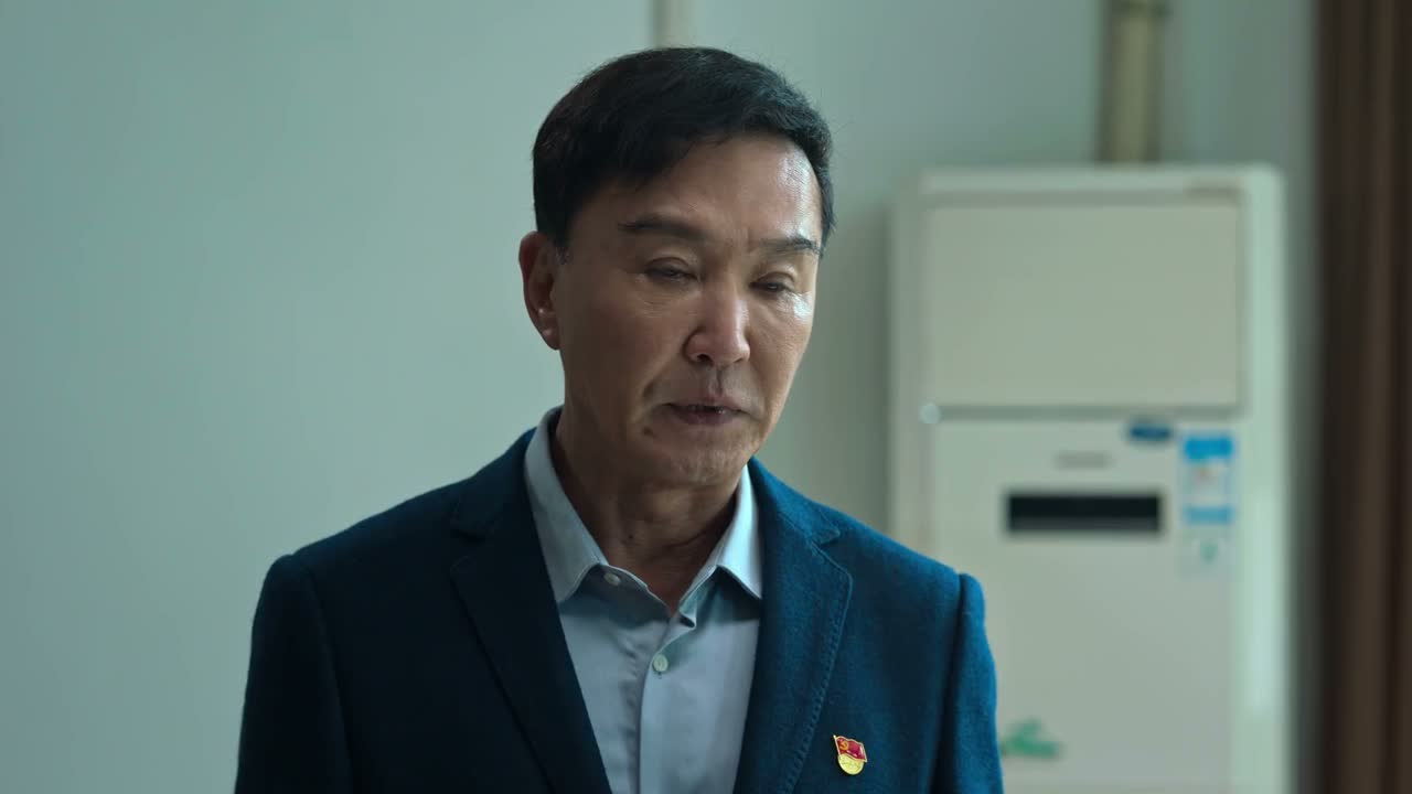 不能再藏下去了吧