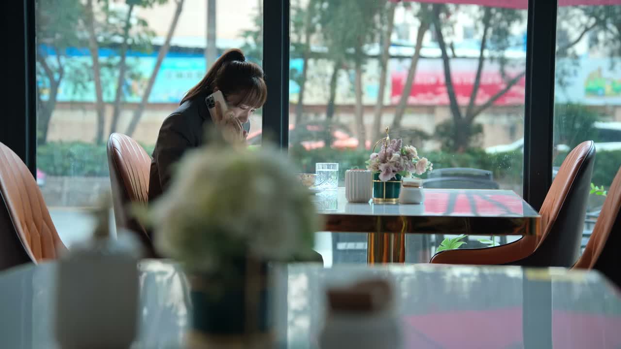 好 你在那里待着别动
