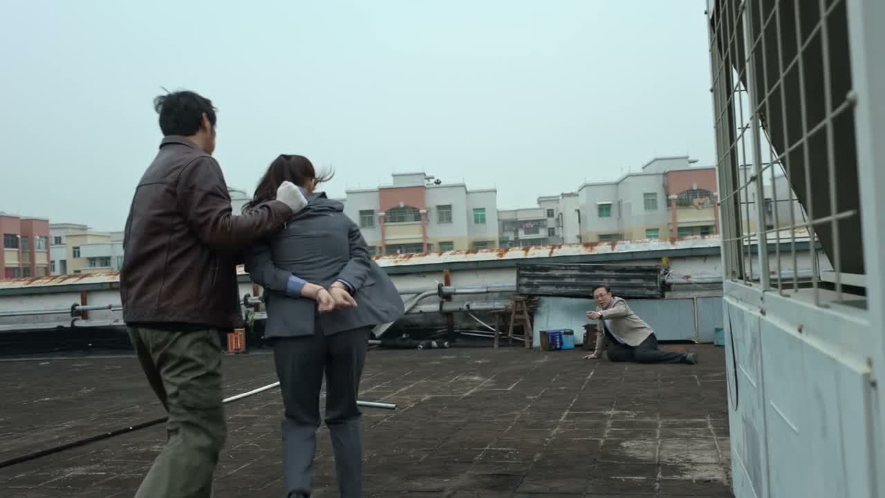兄弟 你放了我女儿