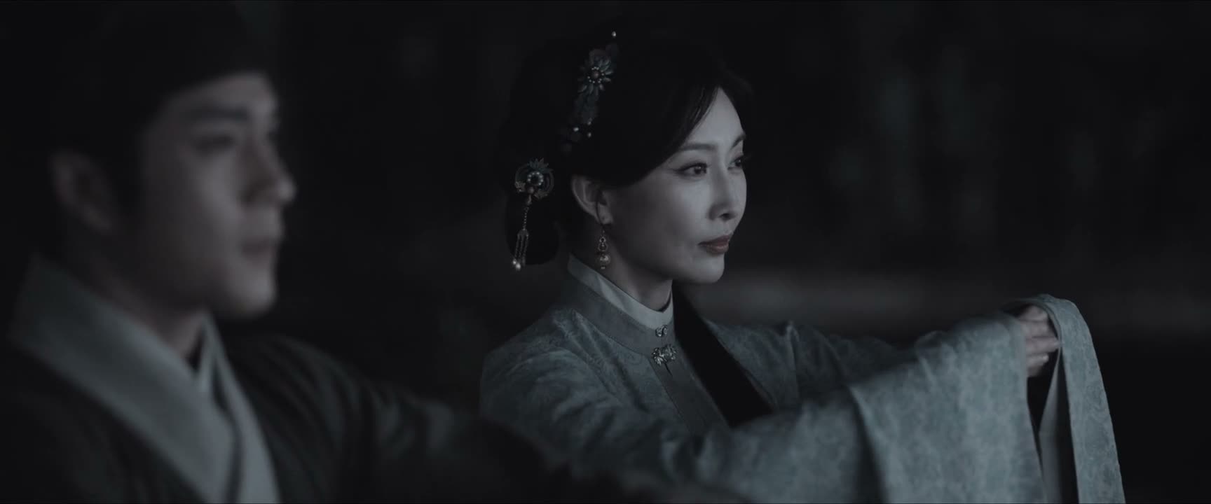 便与她义结金兰