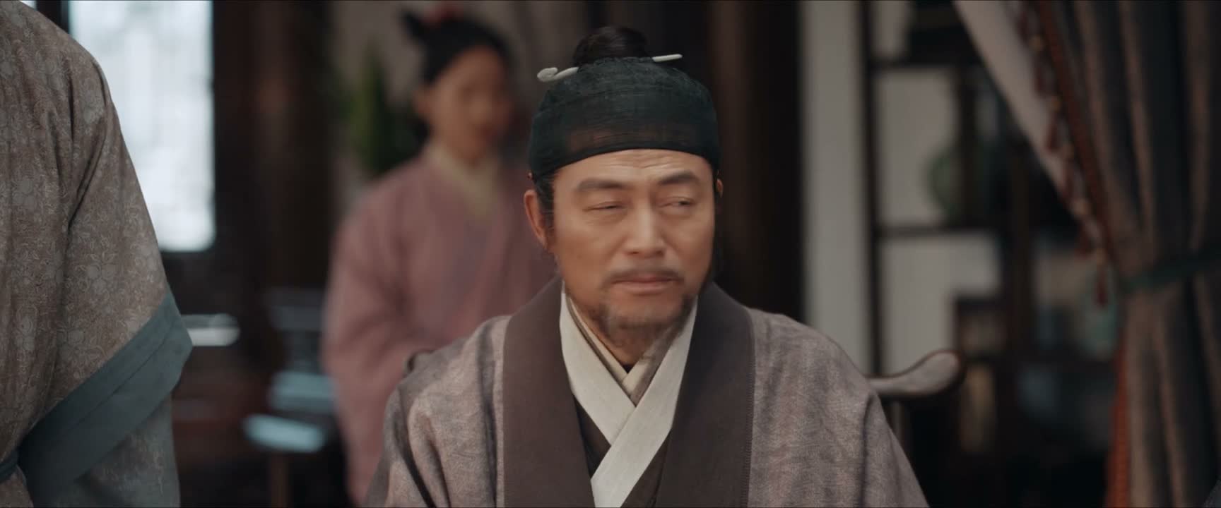 两者相去甚远