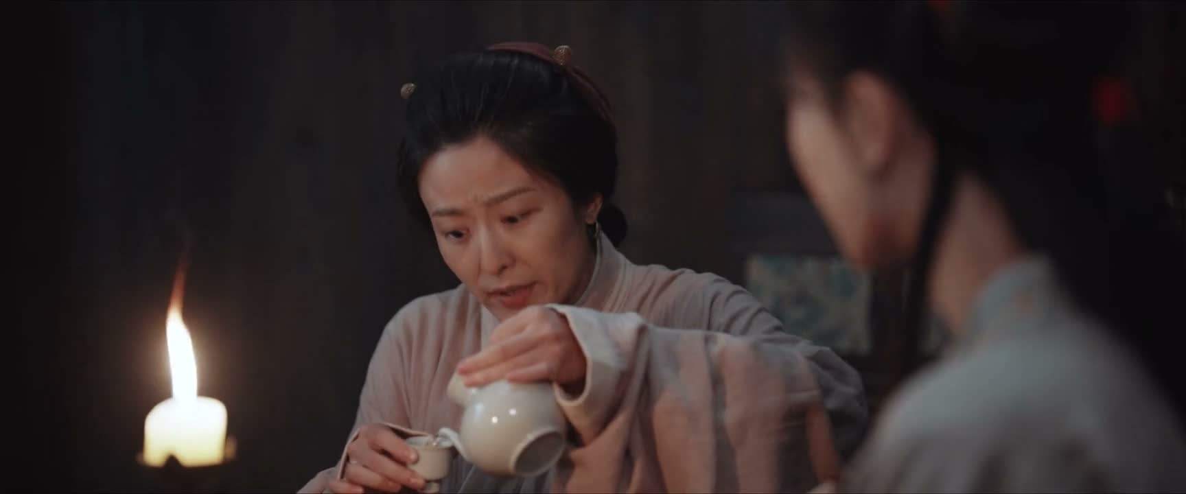 我可得喝口酒压压惊