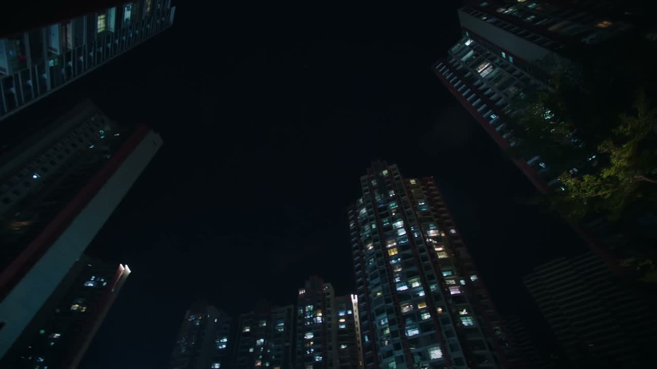 谁让你砸我的 你给我滚