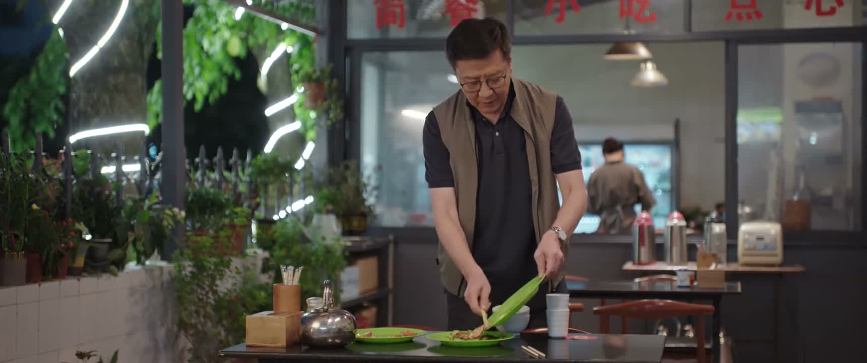咱们要不要再抱一只啊