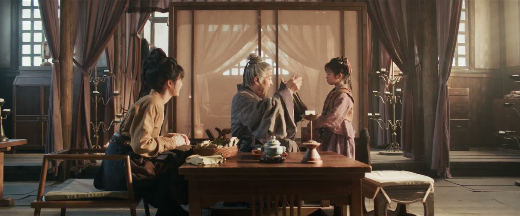 来 让老头摸摸你