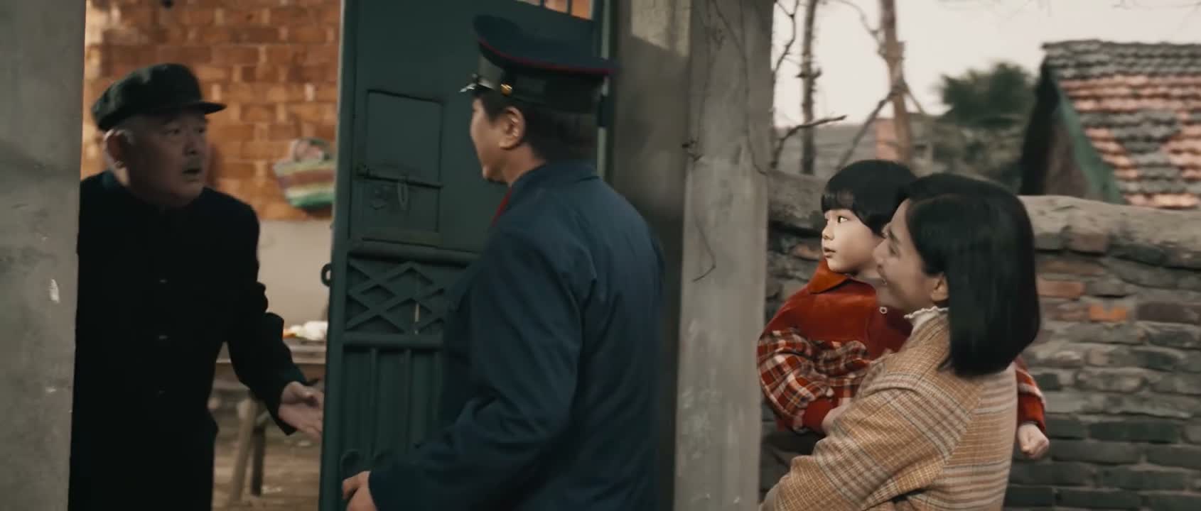 大过年的连对联都没贴啊