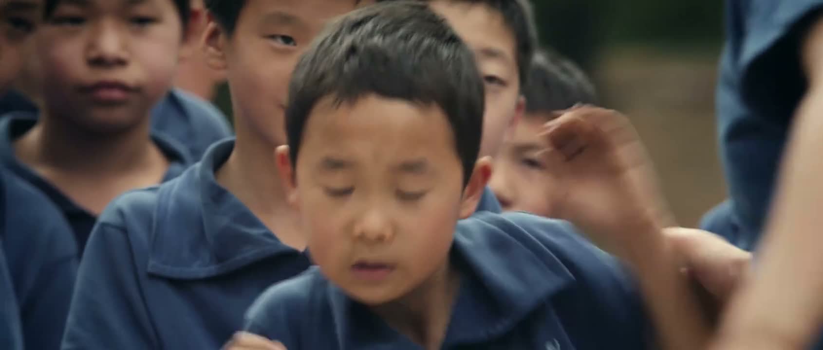 犯 犯啥瓷 (愣) 呢在这儿