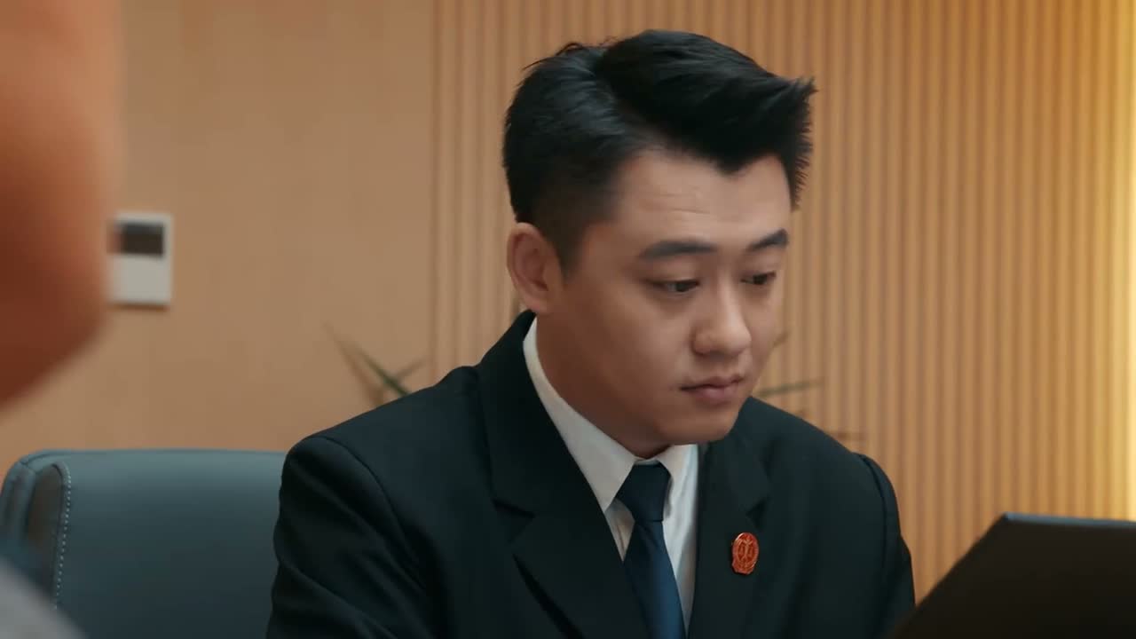 还不如纯黑的好看呢
