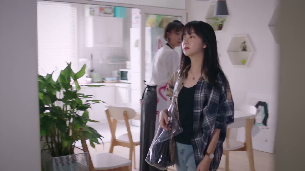 别生气呀 回来你收拾他