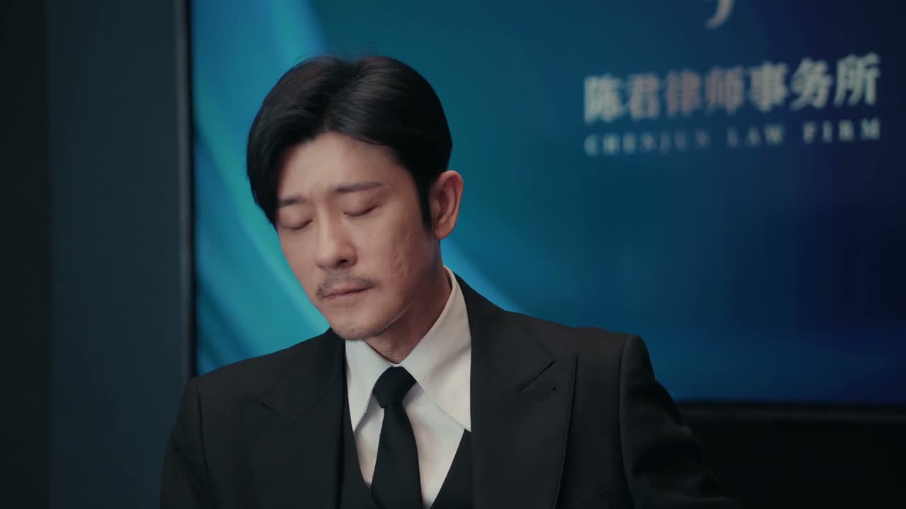 一个人跌入谷底的时候