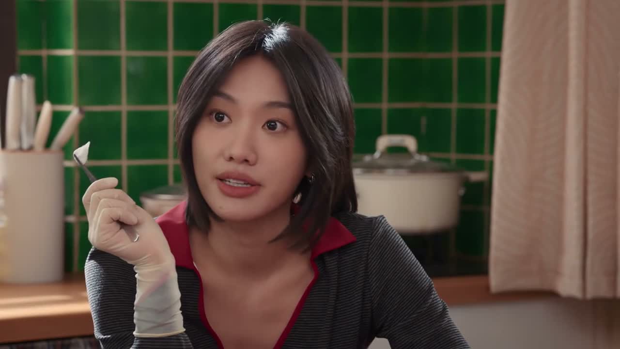 连他的尾气都够不着