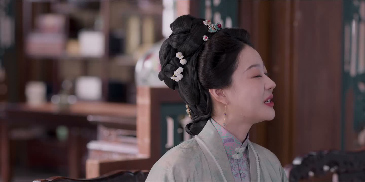 陈夫人安好 快请坐吧