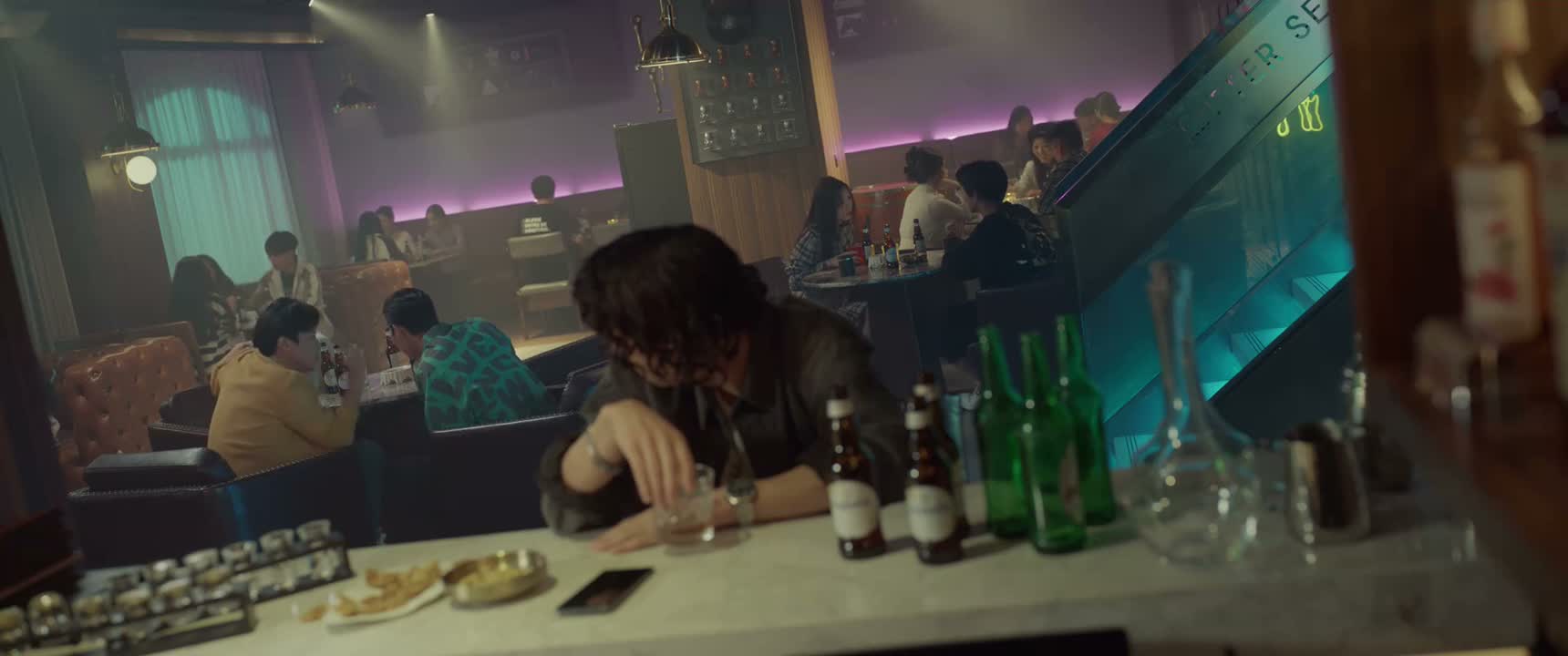 别看她平时装得跟个圣母一样