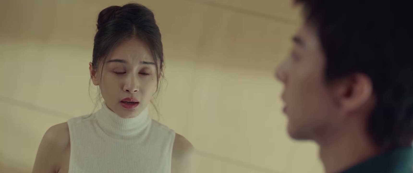 刚才在里边 你看都不看我一眼