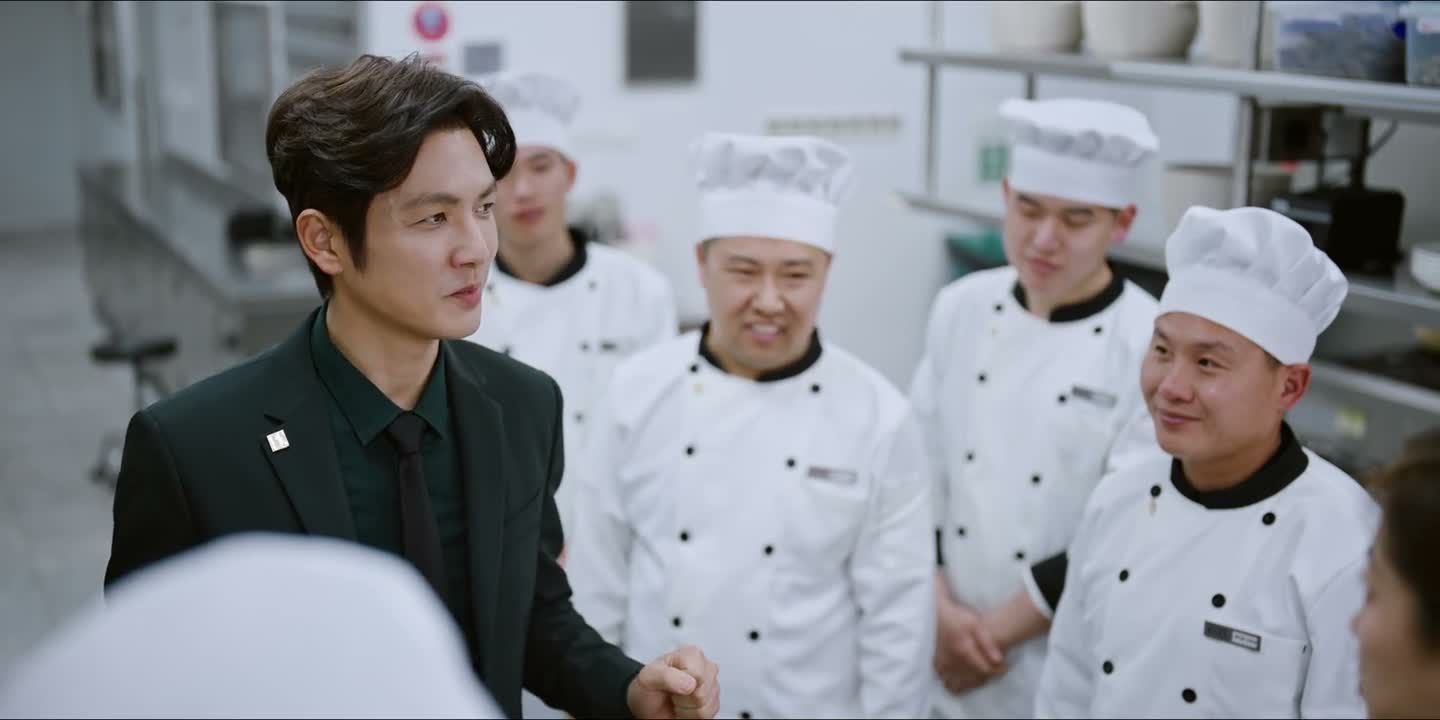 共同把我们的中餐厅撑起来