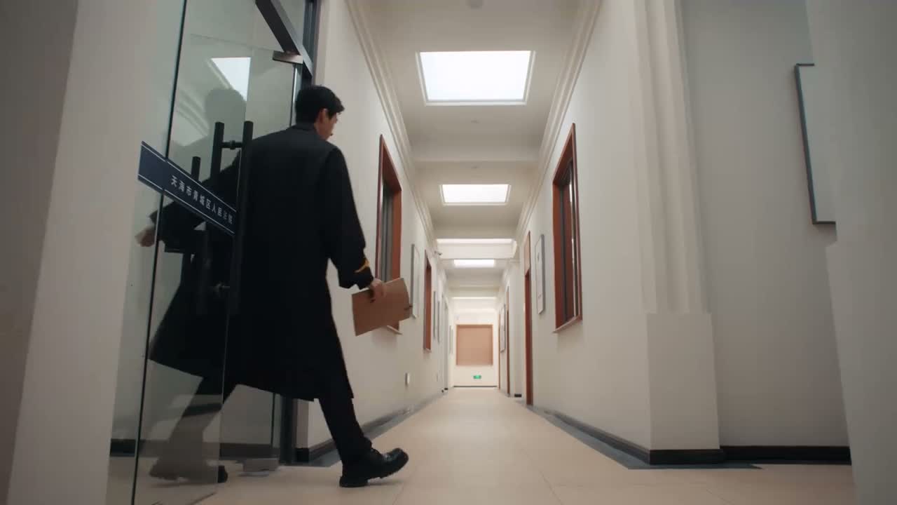 我的养父母也竭尽所能地