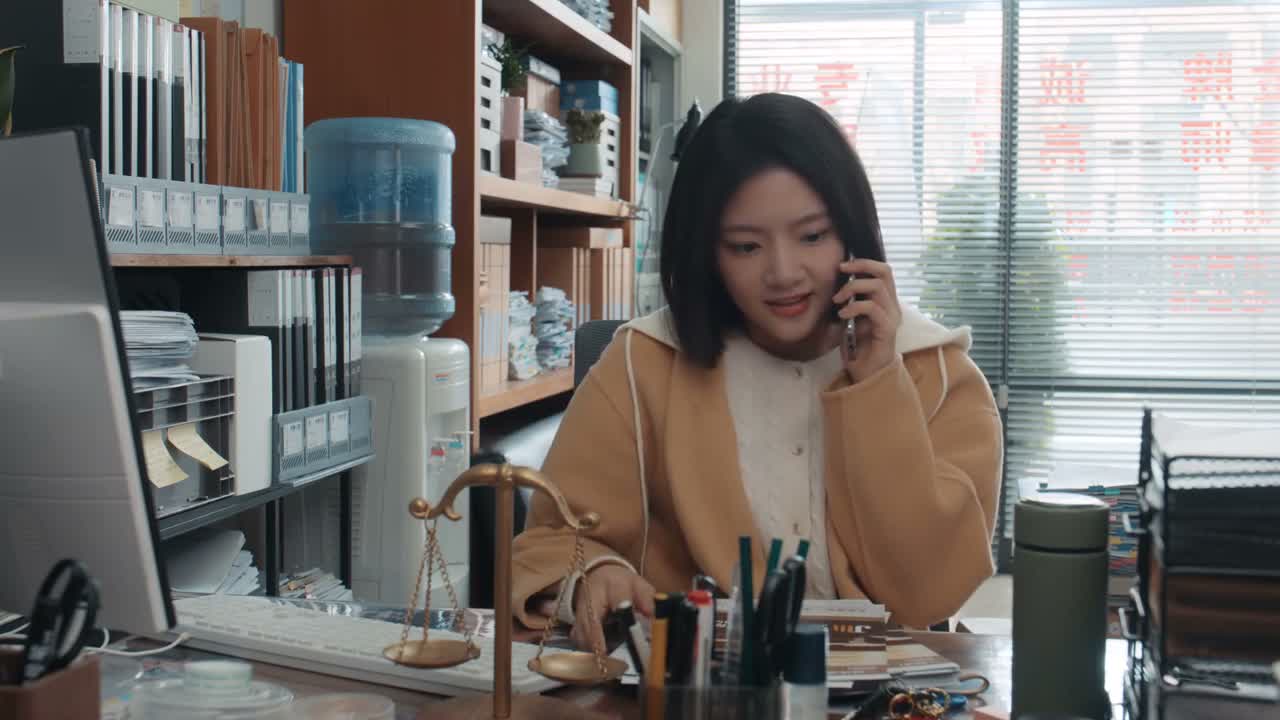 行了 你别跟我提狗这茬了